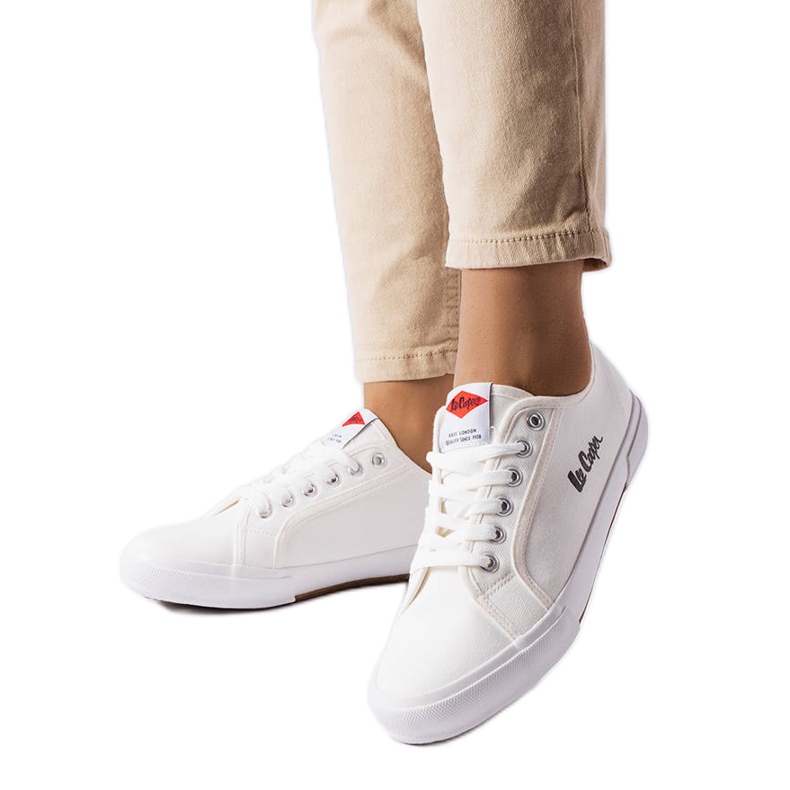Tênis branco Lee Cooper LCW-23-44-1648L