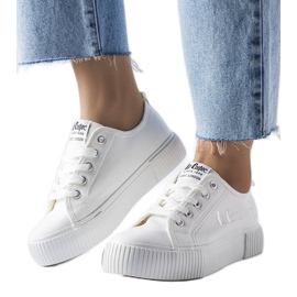 Tênis branco Lee Cooper LCW-23-31-1806L Tênis branco Lee Cooper LCW-23-31-1806L