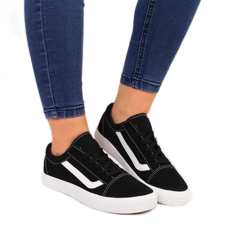 Tênis preto e branco de tecido Atletico WY18081