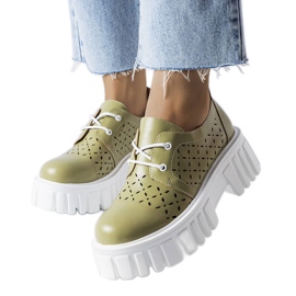 Sapatos maciços verdes vazados de Camus
