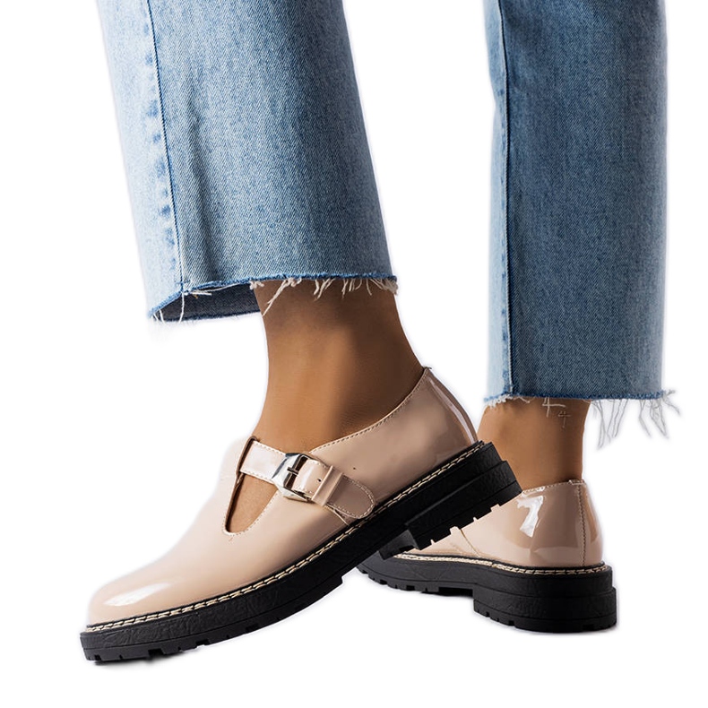 PA1 Sapatos lacados bege da Vaden