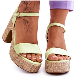 Sandálias confortáveis ​​de camurça com salto grosso verde claro Elishia