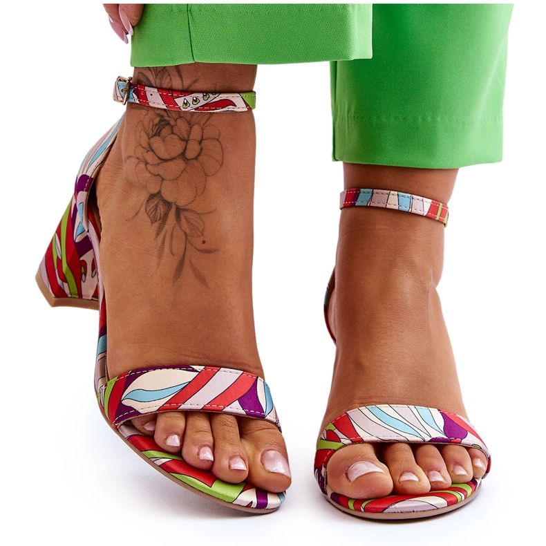 FB1 Sandália salto baixo estampado bege e quincy azul cetim castanho