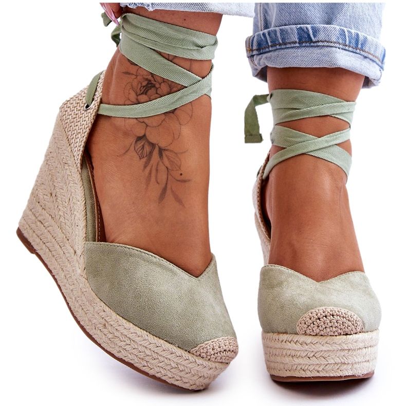 Sandália feminina com cadarço e cunha verde Bethany Sandália feminina com cadarço e cunha verde Bethany