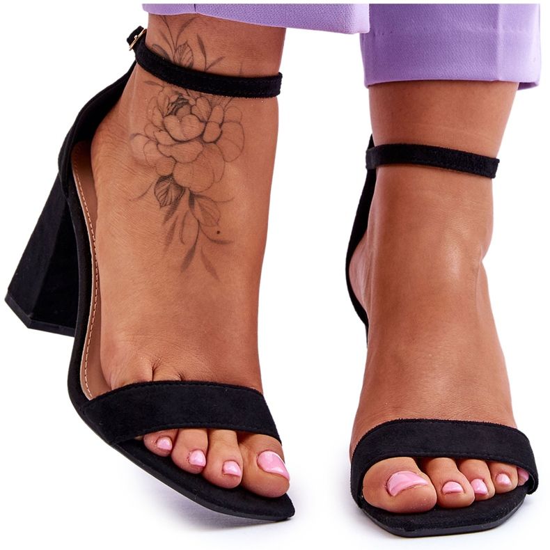 Sandálias femininas com salto estável preto Lavissa