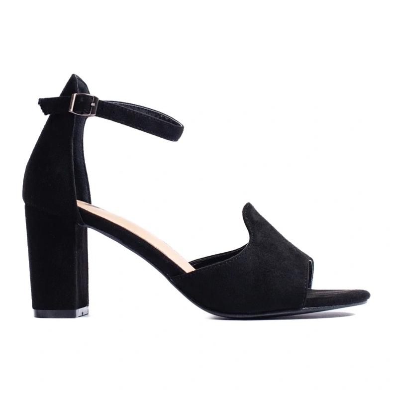 Sandálias femininas negras no poste de W. Potocki preto