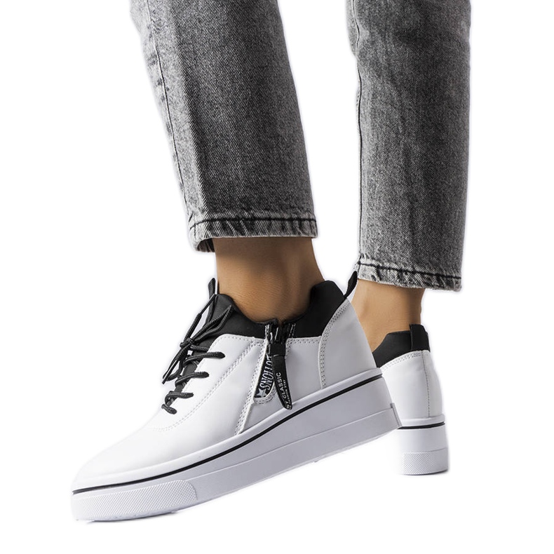 Tênis cano baixo branco Mathieu.