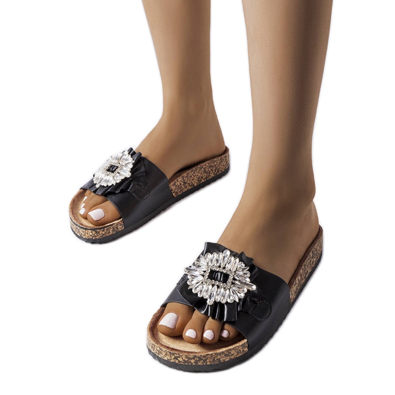 Chinelos pretos com sola de cortiça da Roy