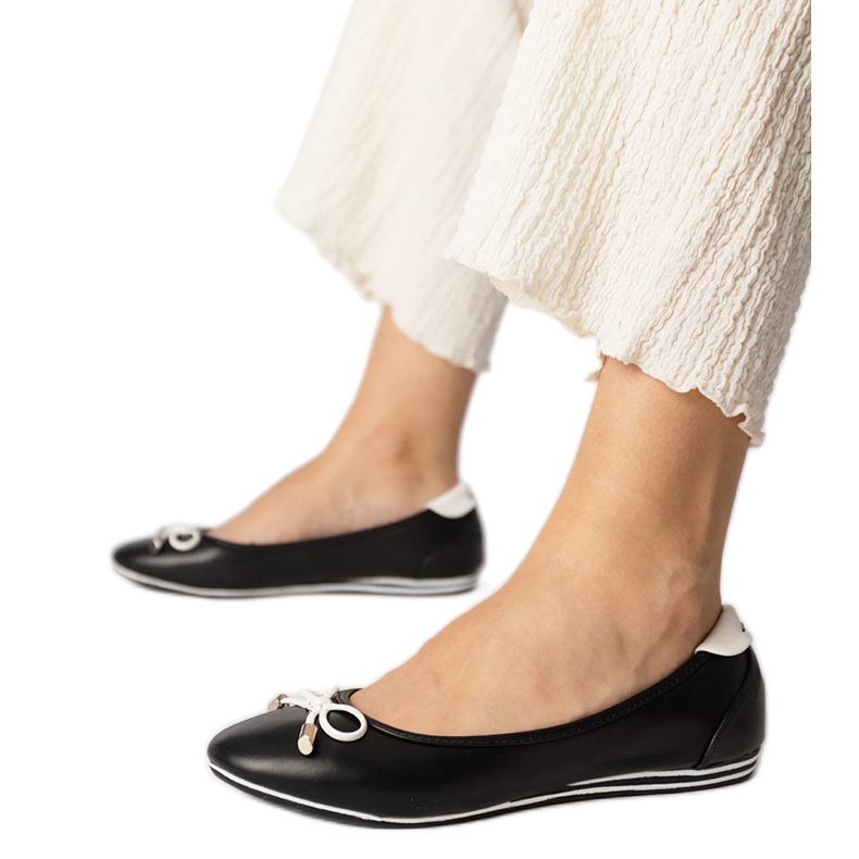 Bailarinas negras decoradas com laço da Maddalena preto