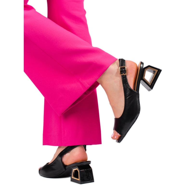 Sandália preta com salto baixo decorativo Vinceza preto