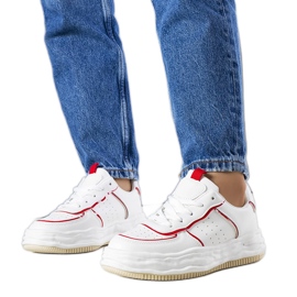 Tênis branco com detalhes vermelhos Nettie