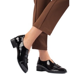 W. Potocki Elegantes sapatos de salto alto lacados Potocki preto