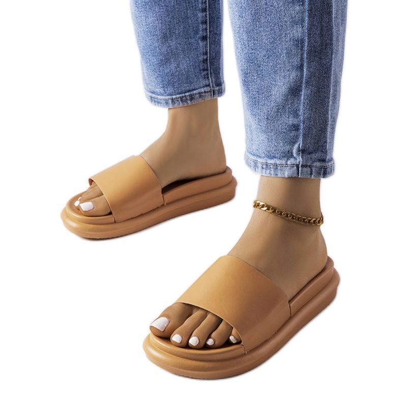 Sandália plataforma marrom, Paquette. castanho