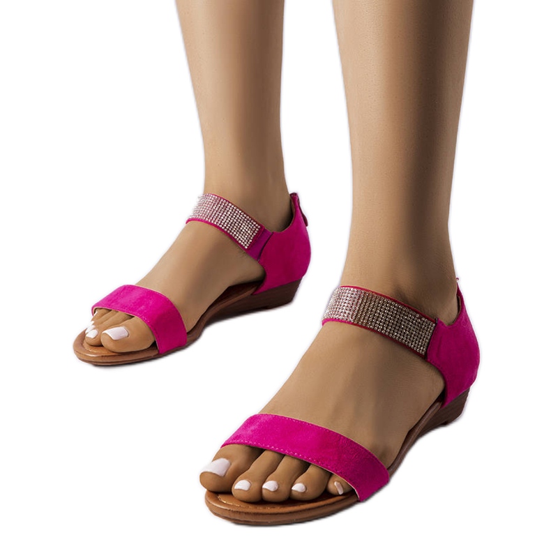 Sandália rosa decorada com strass da Dufresne