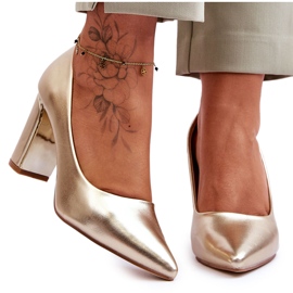 Bombas clássicas em barra Elizabeth dourada ornamentada dourado