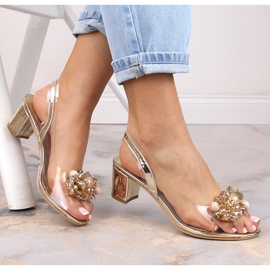 Sandália feminina transparente 2014-5 com miçangas dourada Sabatina 2014-5 dourado Sandália feminina transparente 2014-5 com miçangas dourada Sabatina 2014-5 dourado