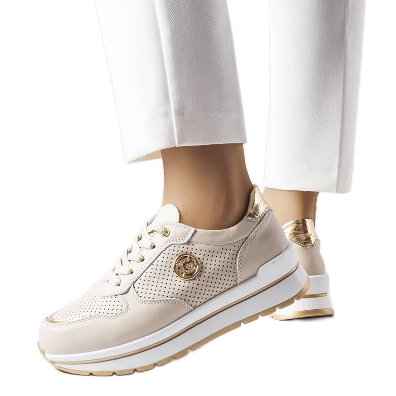 Sapatos de couro bege vazados, Talbot