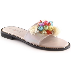 Sandálias rasas bege confortáveis de mulher com miçangas S.Barski Kv 2775-47 Sandálias rasas bege confortáveis de mulher com miçangas S.Barski Kv 2775-47