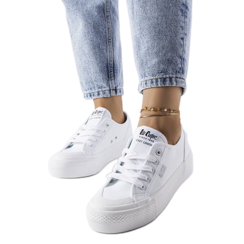 Tênis branco Lee Cooper LCW-23-31-1785L