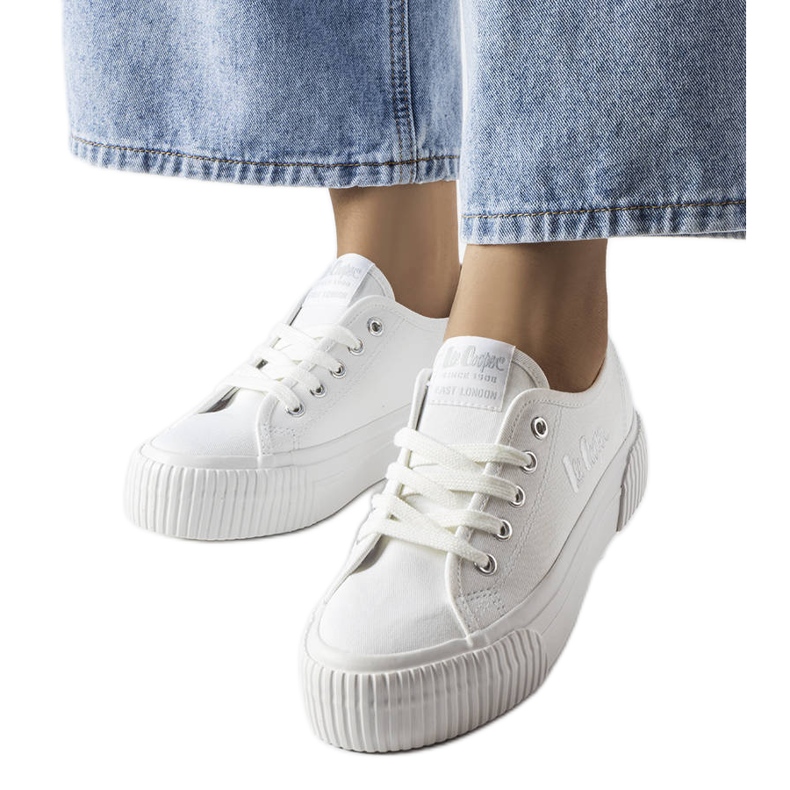Tênis branco Lee Cooper LCW-23-31-1780L
