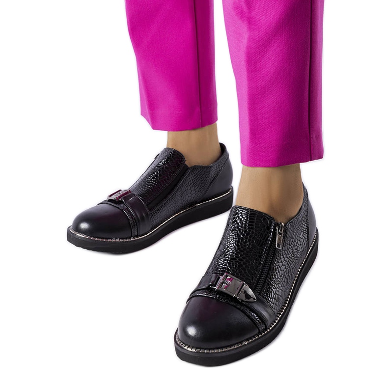 Sapatos pretos com relevo Hugues