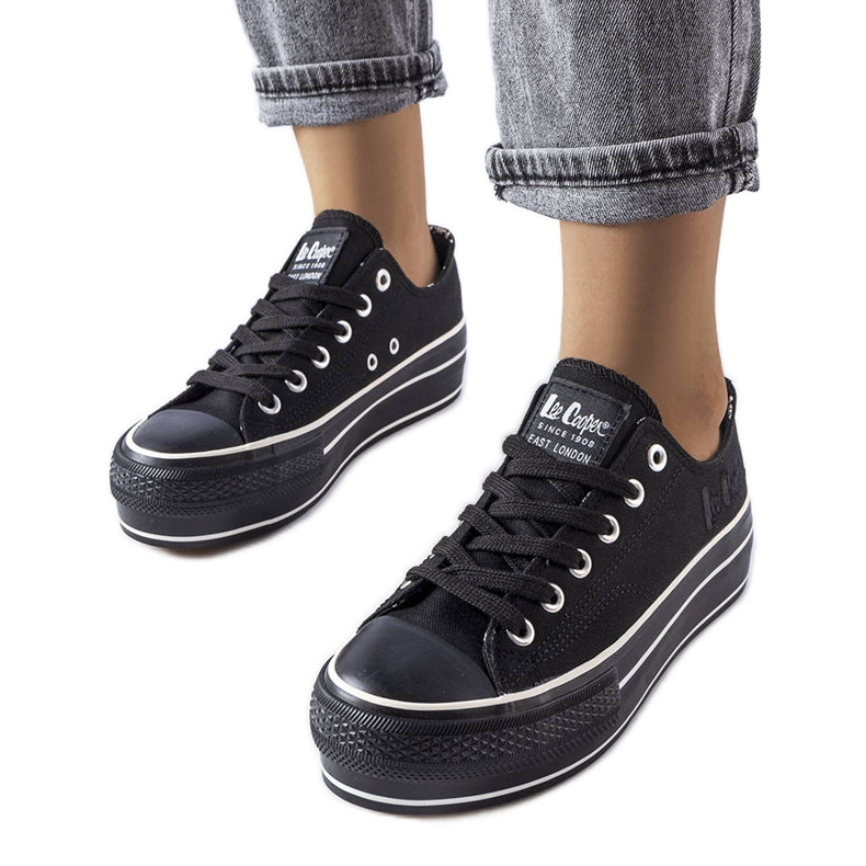 Tênis preto Lee Cooper LCW-22-31-0843L