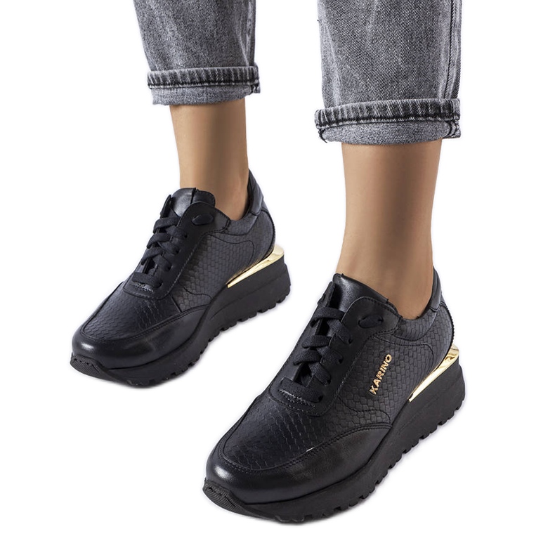 Tênis Karino preto de couro