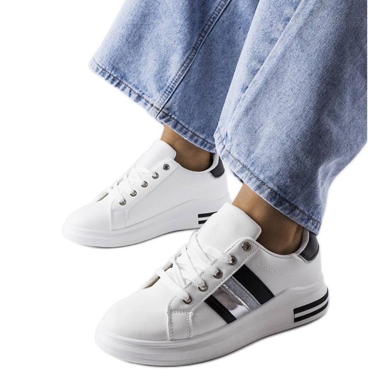 Tênis plataforma preto e branco Sacaton.