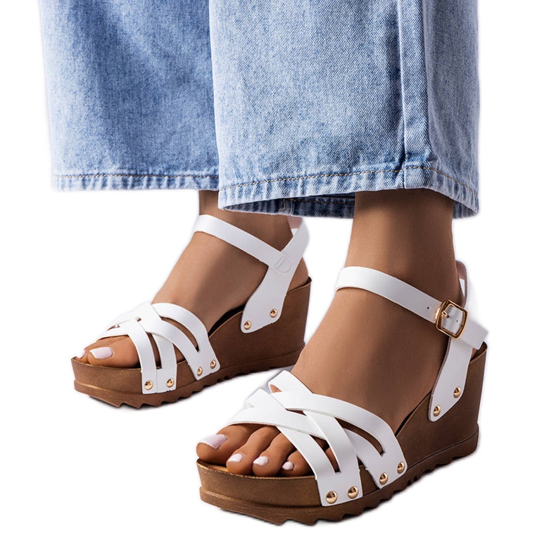 BM Sandália branca com salto Audric. branco