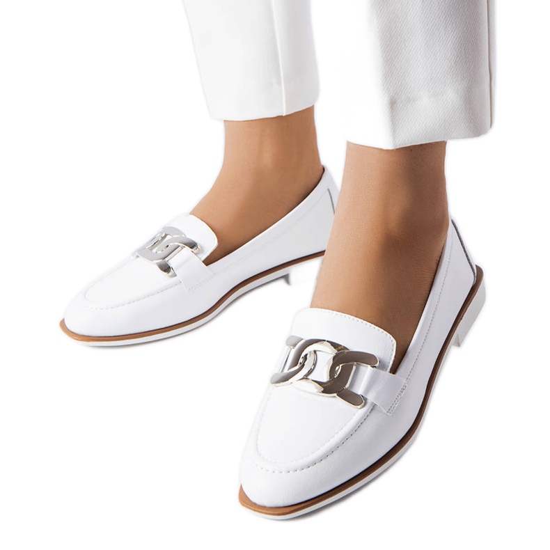 Mocassim branco com fivela Henrique