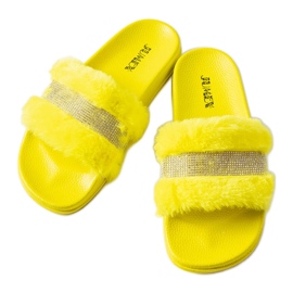 Slides de pelo amarelo com strass da Carrito