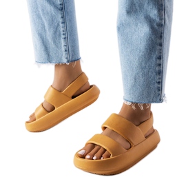 Sandália marrom Salinas