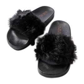 Chinelos pretos com pelo de Genevre Chinelos pretos com pelo de Genevre
