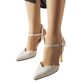 Salto xadrez com brilho dourado Gallia