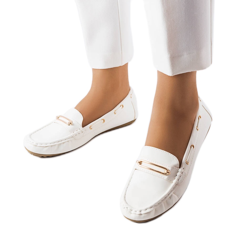 Mocassins brancos decorados com aplique de Seattle