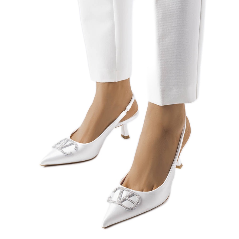 Salto branco com zircônias Lafontaine Salto branco com zircônias Lafontaine