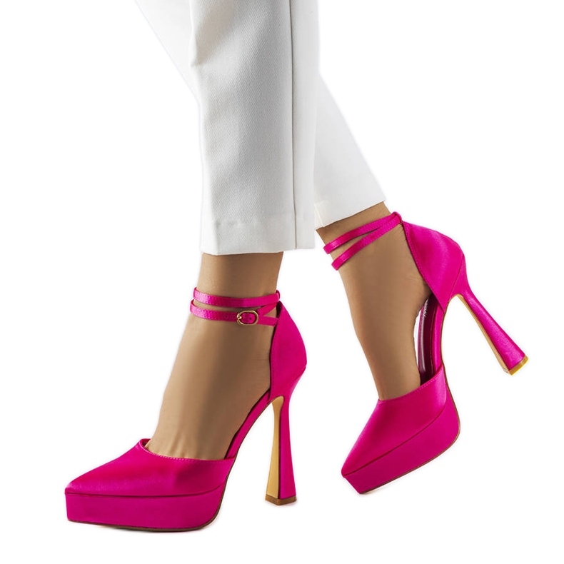 Sapatos de salto alto rosa da Dallas