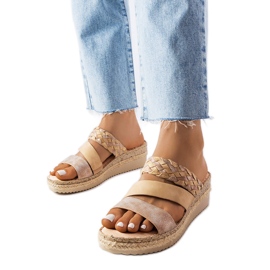 Sandália de cunha bege de Boston