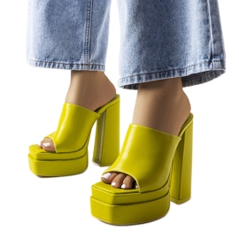 Sandália verde de salto alto Mercure