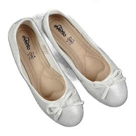 Sapatilhas femininas com laço prateado branco eVento 1136 prata