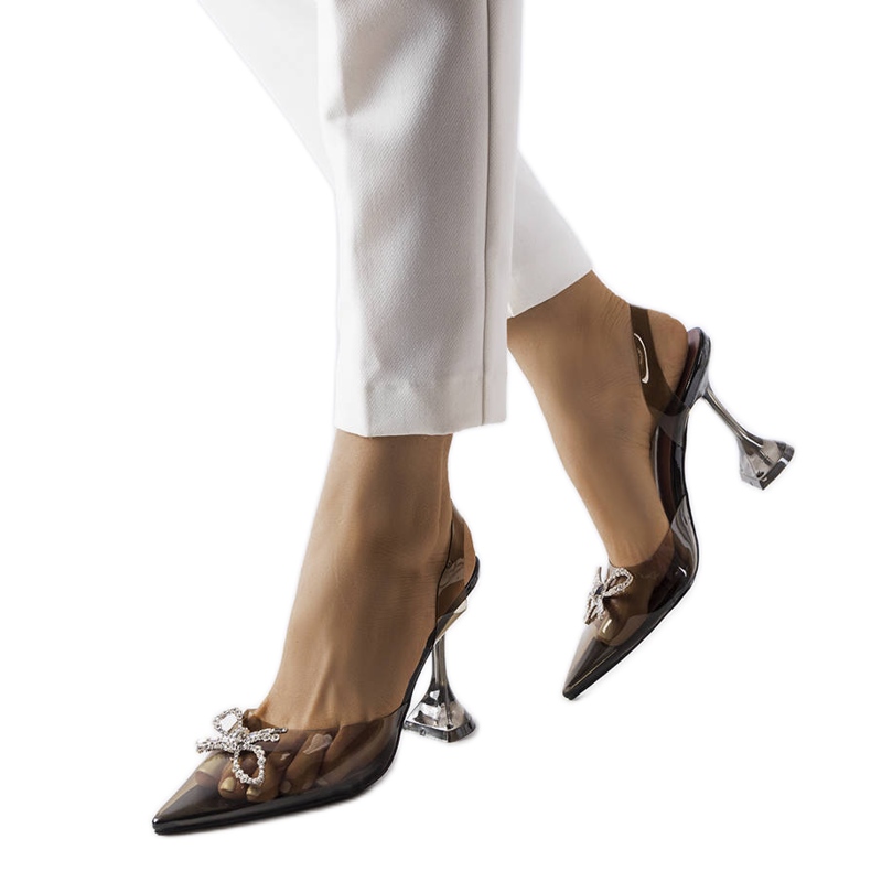 Sapatos pretos transparentes da Girard