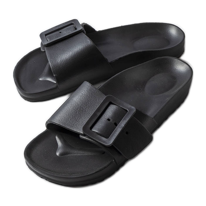 Sliders de borracha preta com fivela da Nelm preto