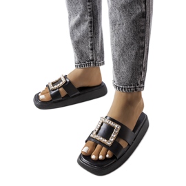 Chinelos pretos com strass Fusbert