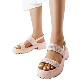 Sandálias bege decoradas com jatos Biloxi Sandálias bege decoradas com jatos Biloxi