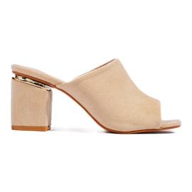 Mule bege Vinceza no poste