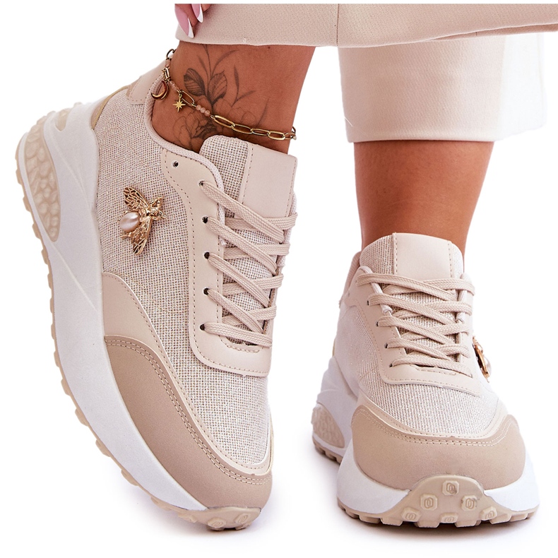 PS1 Sapatos esportivos brilhantes com decoração bege séneca