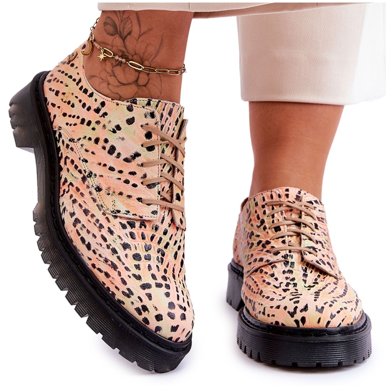 Sapatos femininos de couro Oxford Maciejka 04087-18 laranja-preto