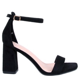 Aisha Sandália preta com salto preto