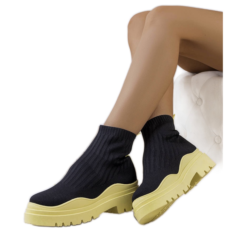 Tênis cano alto preto e amarelo Marks