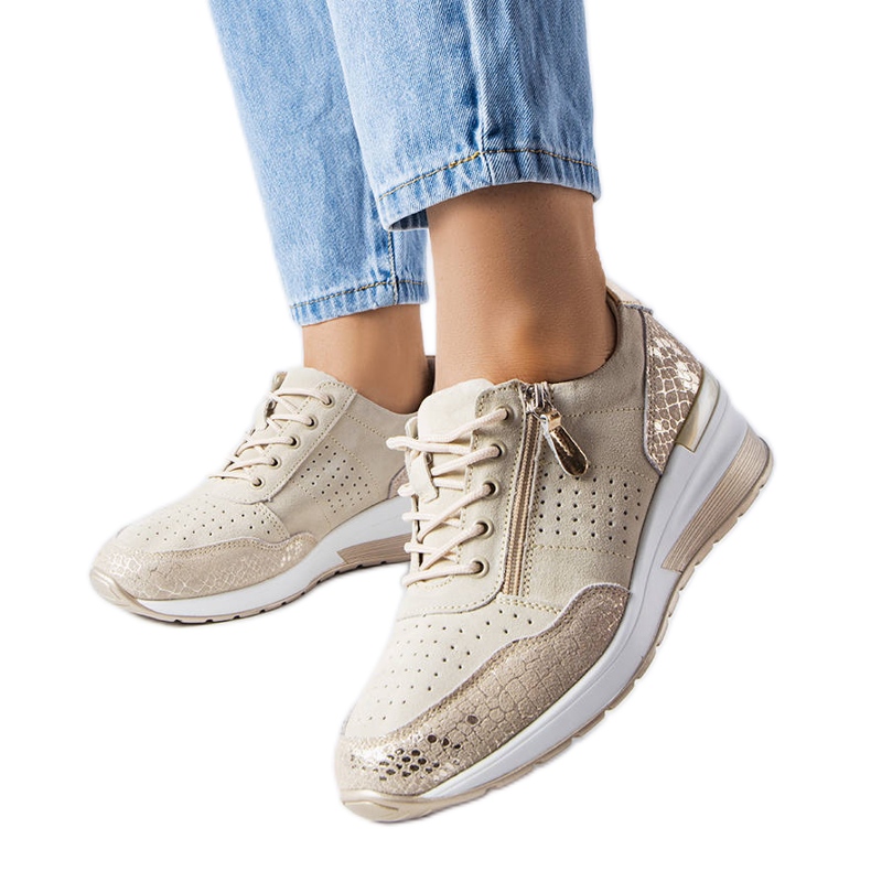 Sapatos de couro vazados Jazzar bege